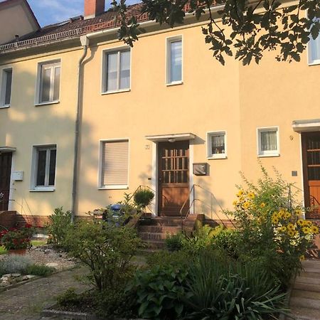 Ferienwohnung Potsdam, 5 min zu Bahnhof, Straßenbahn und Autobahn Exterior foto