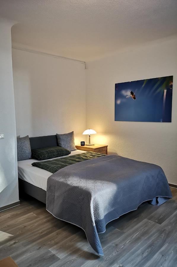 Ferienwohnung Potsdam, 5 min zu Bahnhof, Straßenbahn und Autobahn Exterior foto